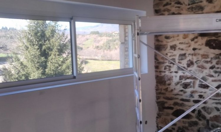 Chantier réalisation de bande à joint et ponçage impression - Bourg-Argental - Corentin Convert